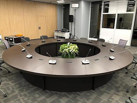 Мебель для переговорной и зала заседаний